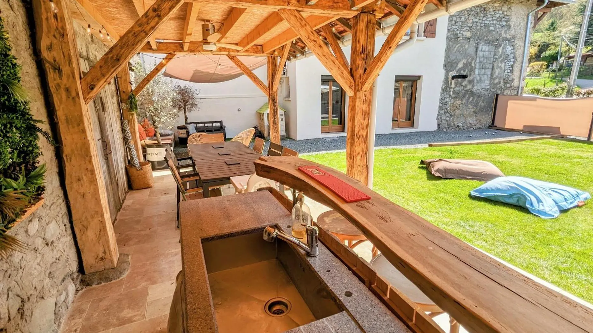 La Villa Fontaine & Piscine Chauffee - Corps D Uriage Saint-Martin-dʼUriage 0*,  Francie